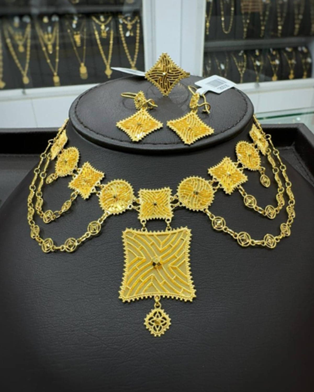 Openwork Square Mariya Set