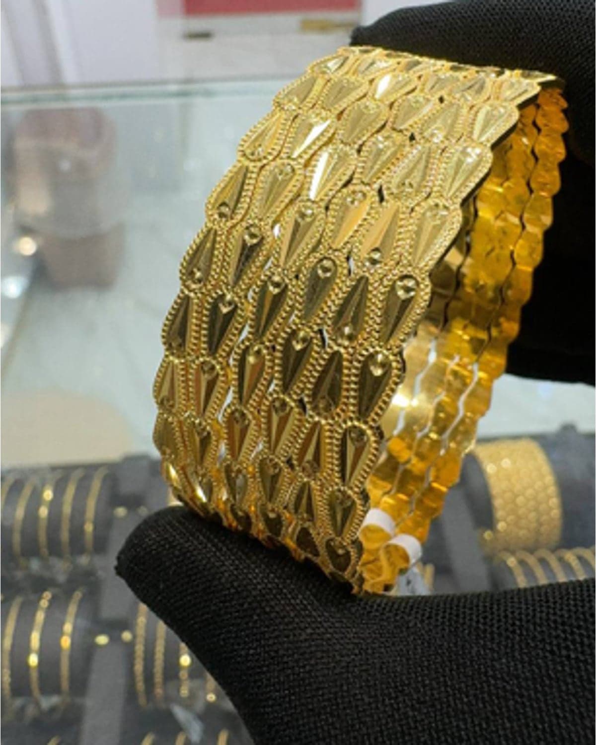 Engraved Leaf Hiyool Bangle