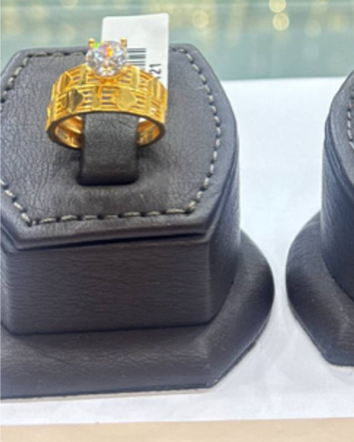 Key-Pattern Twin Rings