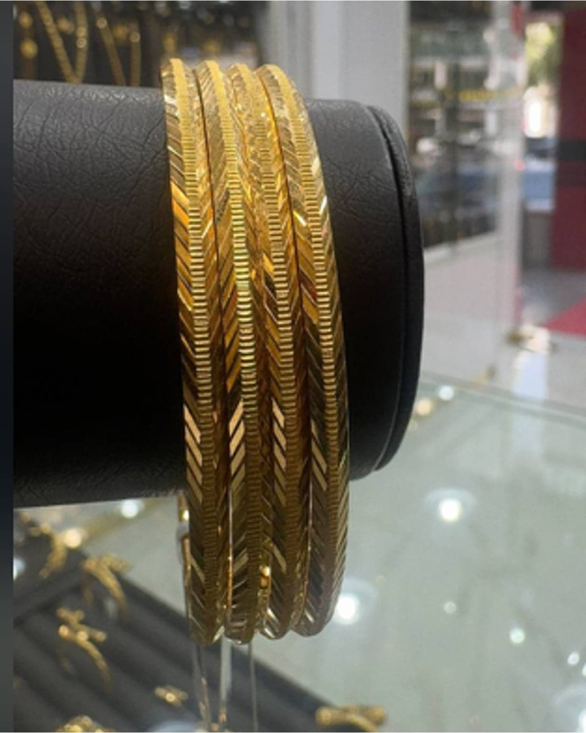 Diagonal-Cut Hiyool Bangle