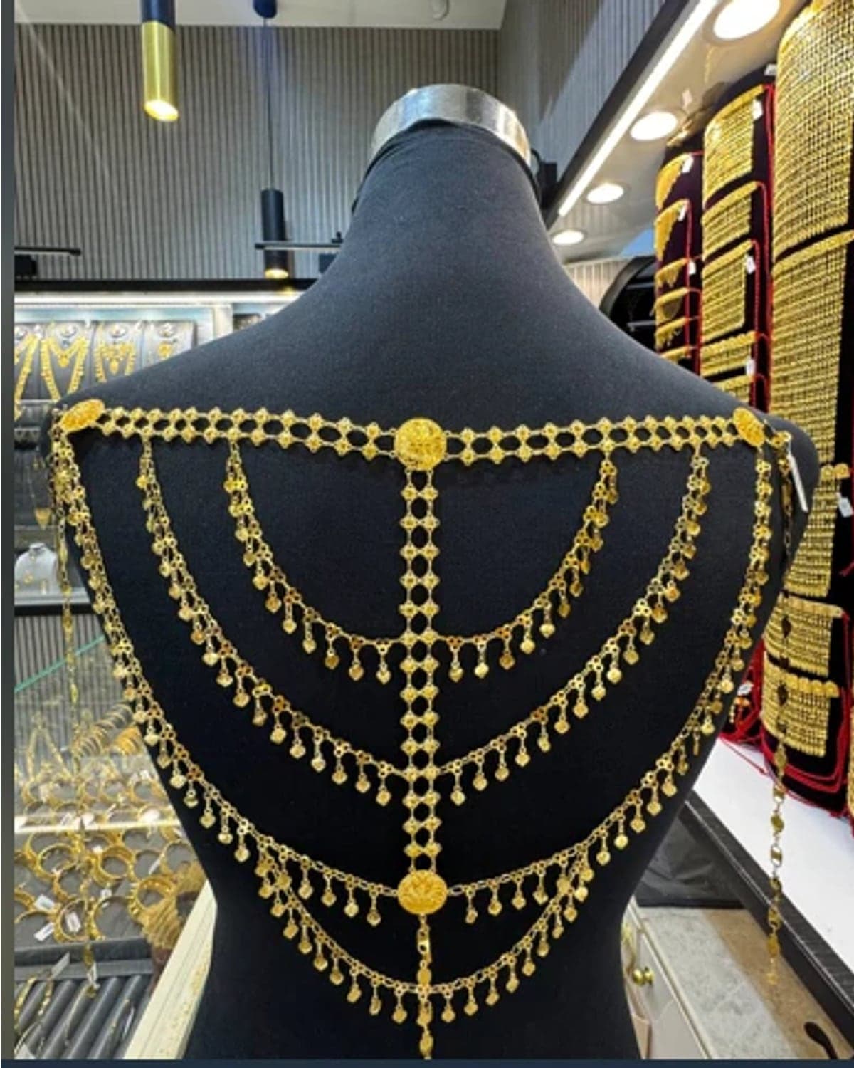 Three-Tier Back Chain